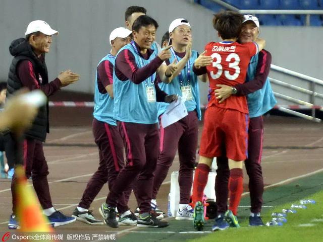 女人与公牛发生性行为